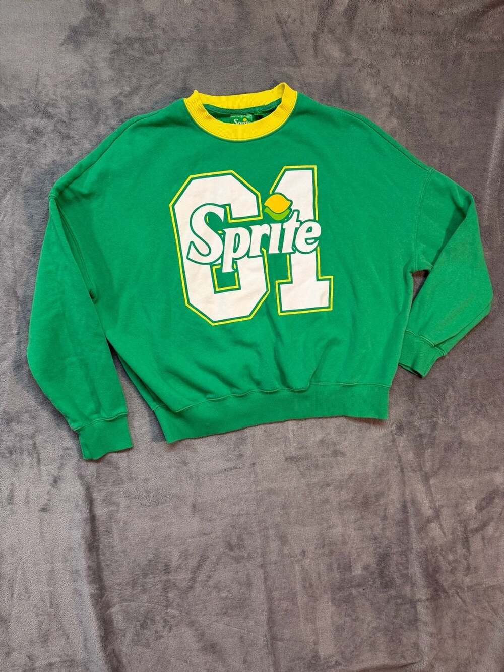 Sprite 01 Green and Yellow Crewneck Sweatshirt Medium